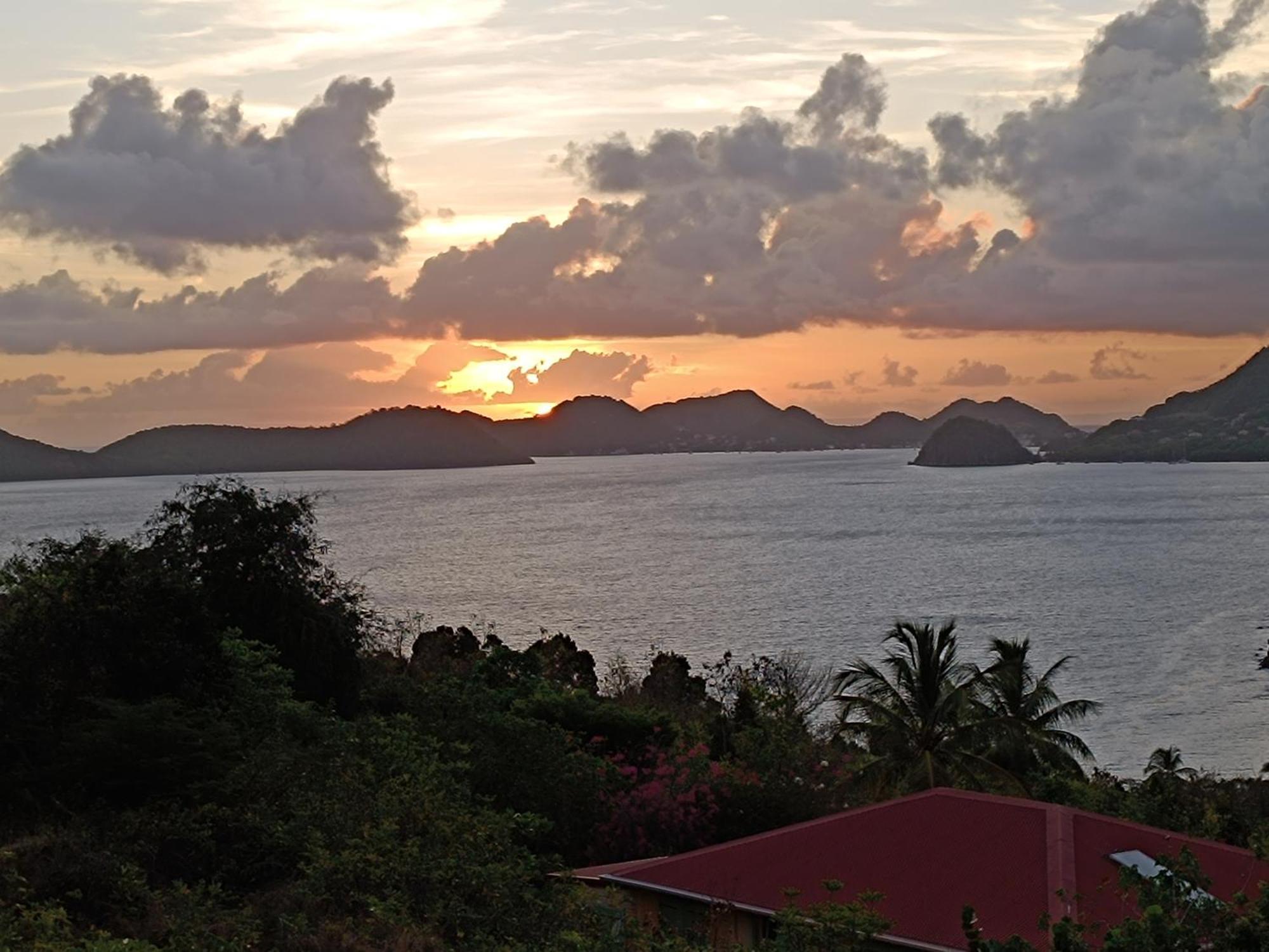 Ti Kaz Anoli Vue Epoustouflante Sur La Baie Villa Terre-de-Bas ภายนอก รูปภาพ